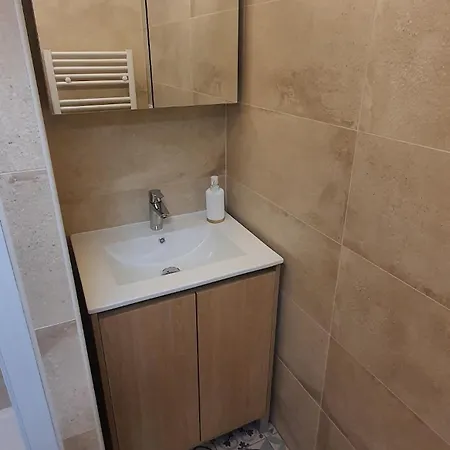 Climatise Place De Jaude Garage Balcon Tv Wifi Daire